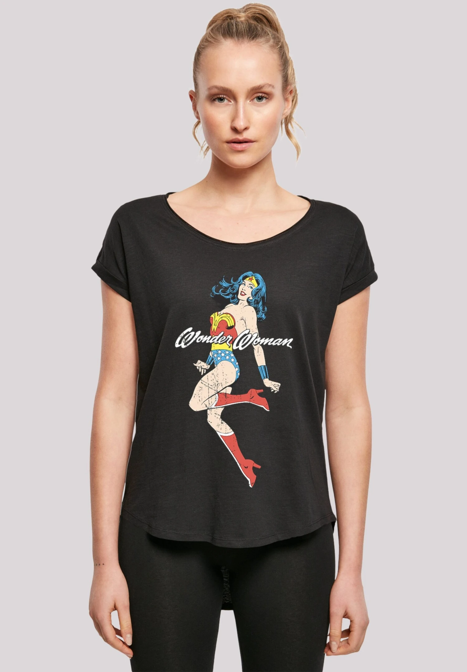 F4NT4STIC Dc Comics Woman Jump - T-Shirt Print - Black 3 F4NT4STIC Dc Comics Woman Jump - T-Shirt Print - Black