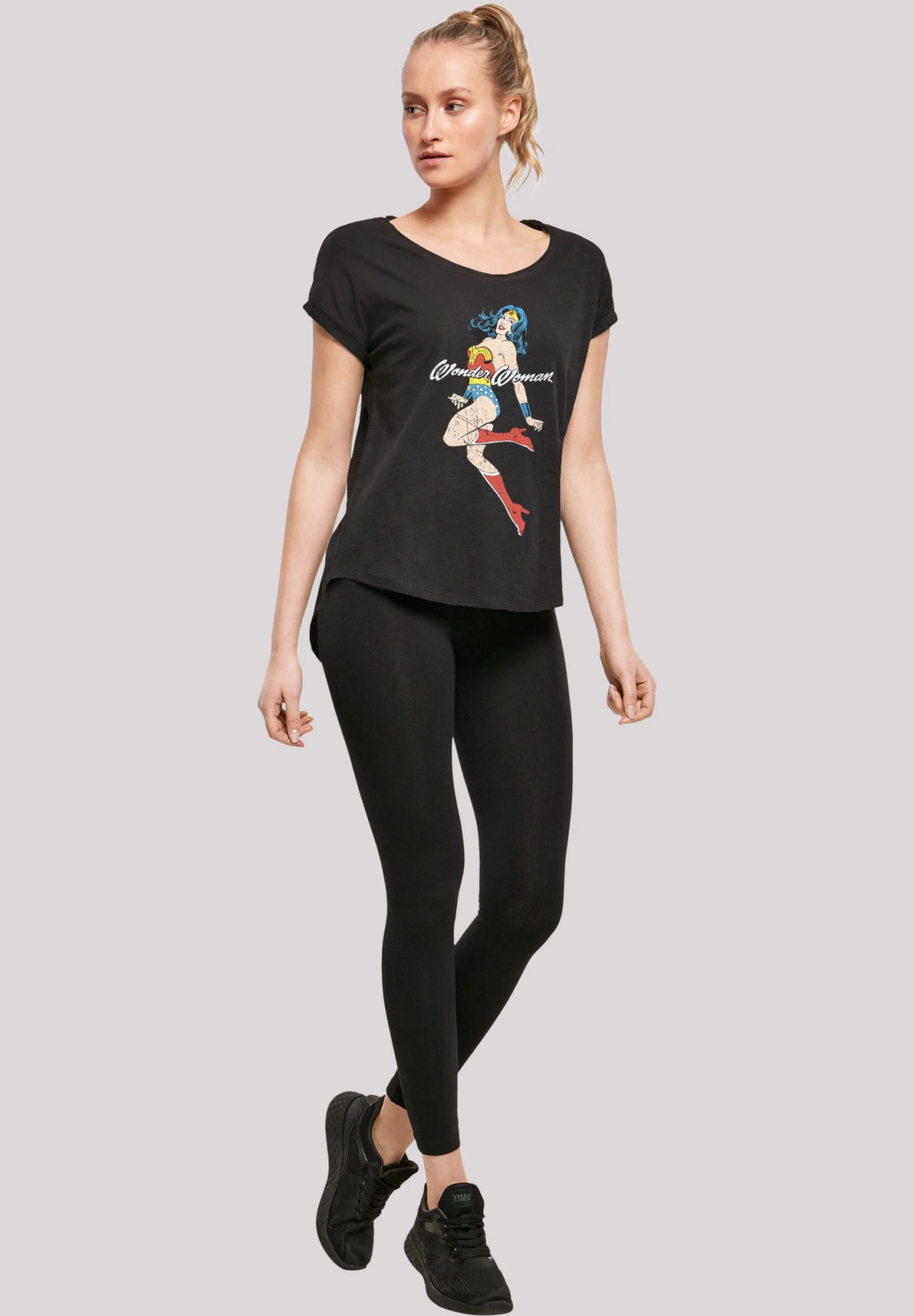 F4NT4STIC Dc Comics Woman Jump - T-Shirt Print - Black 4 F4NT4STIC Dc Comics Woman Jump - T-Shirt Print - Black - Afbeelding 2